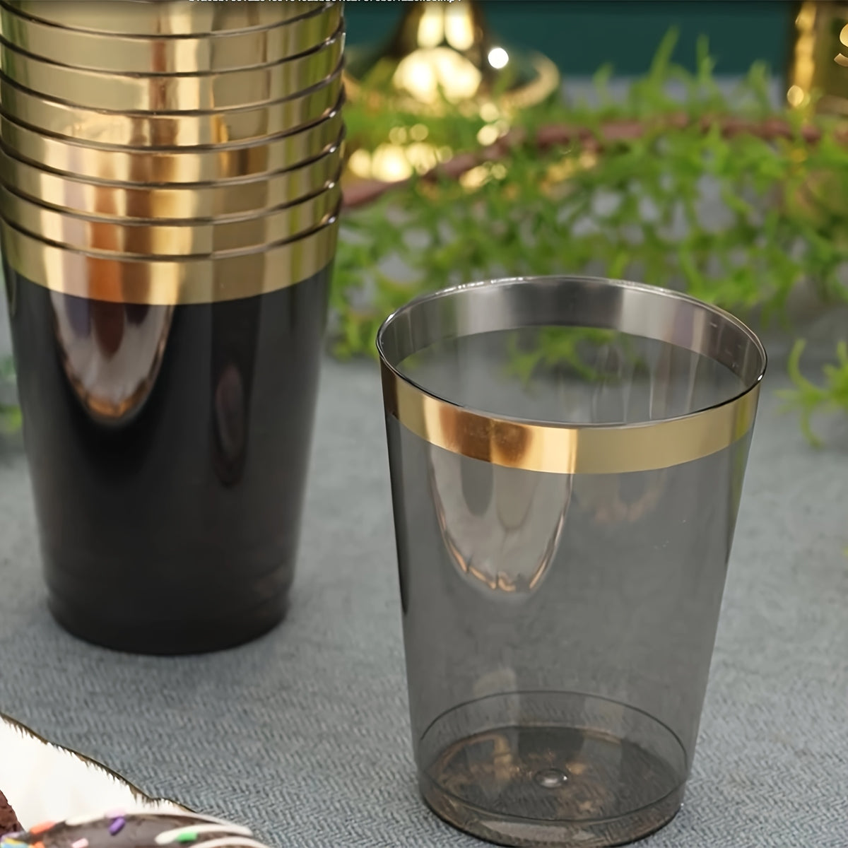 100\u002F200 Golden And Black Plastic Cups 10 Oz Elegant Golden Rimmed Plastic Cups, Noble And Steady Temperament Choice, Party Cups Fancy Disposable Wedding Cups, Suitable For Family Gatherings, Afternoon Tea, Parties